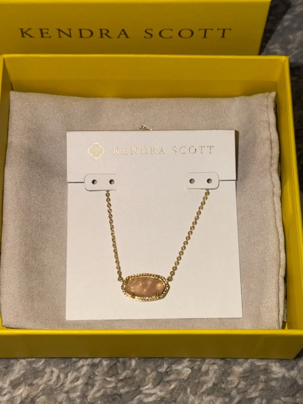 Kendra Scott Elisa Pendant Necklace In Gold Rose Quartz